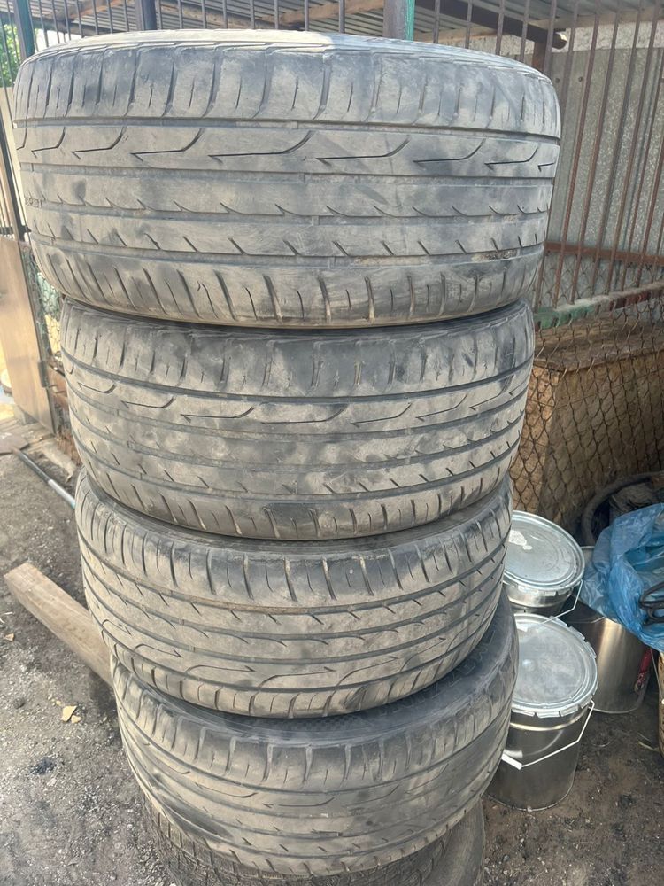 Продам резину летнюю. 285/50/20