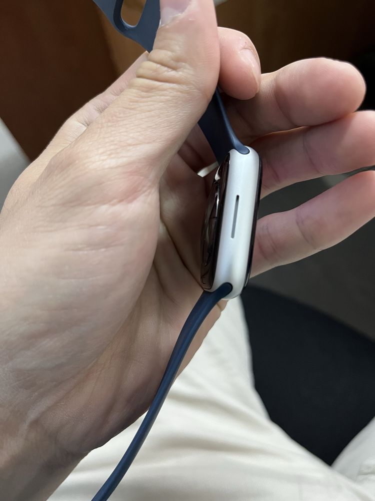 продам Apple watch9 в идеальном состоянии документы коробка зарядка