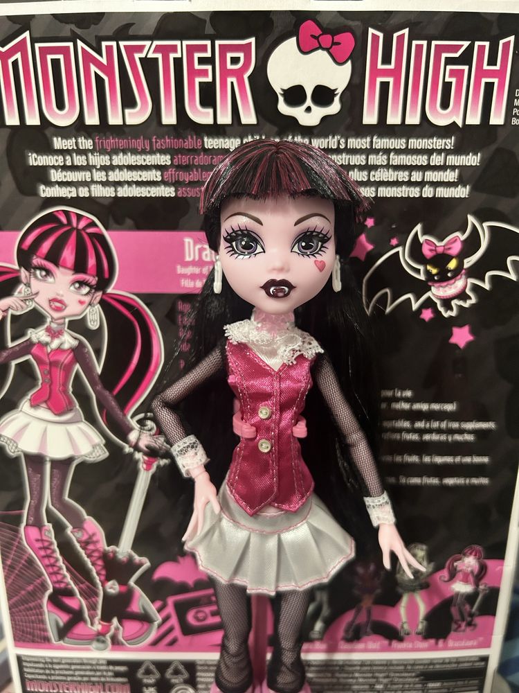 кукла Monster High Дракулаура / базовая