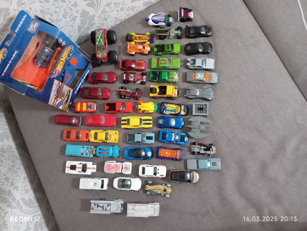 Продам оригинальные машинки Hot wheels