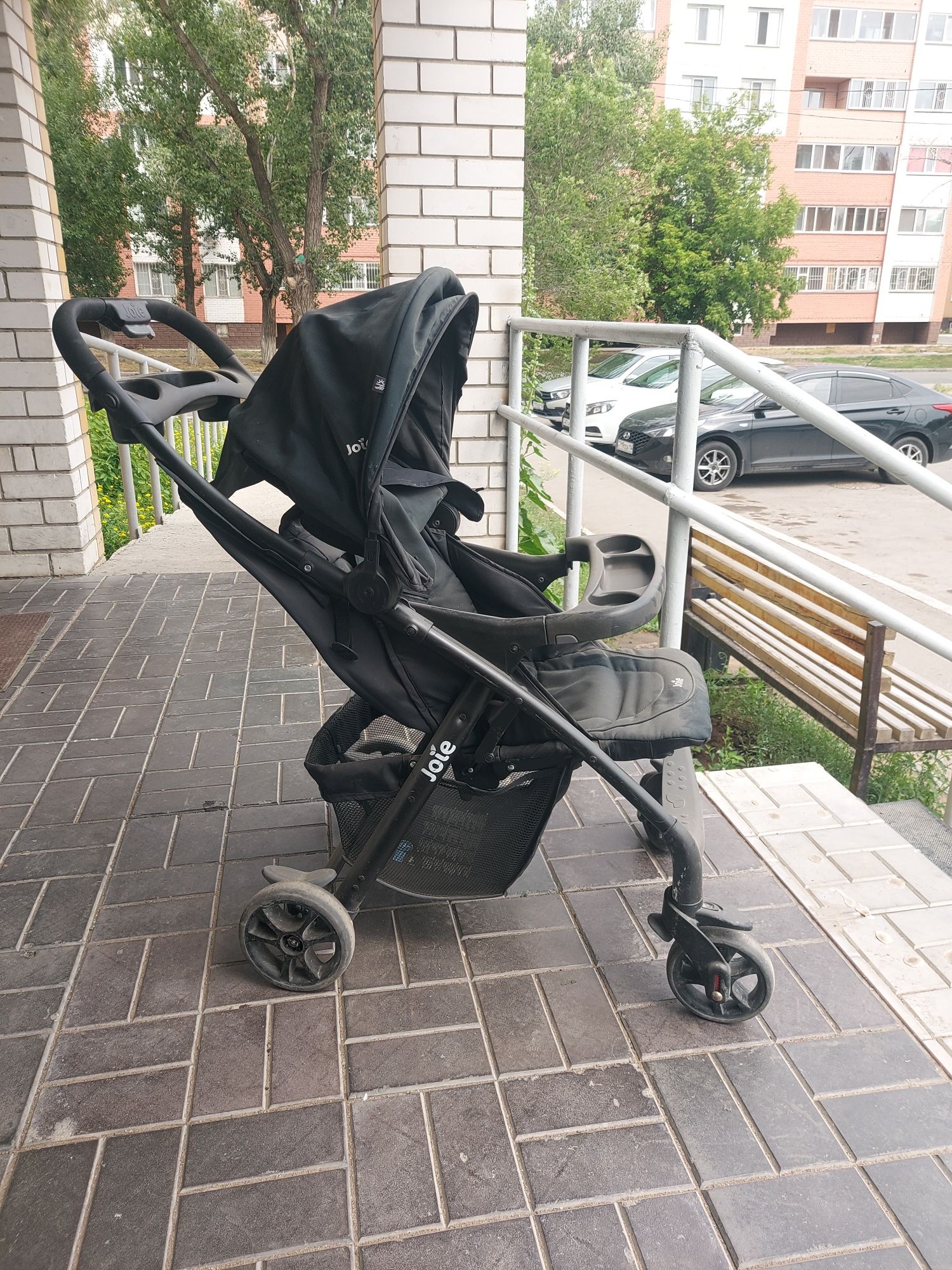 Продам детскую коляску