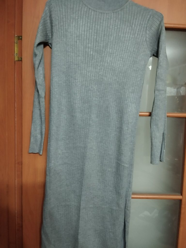 Продам платья б/у