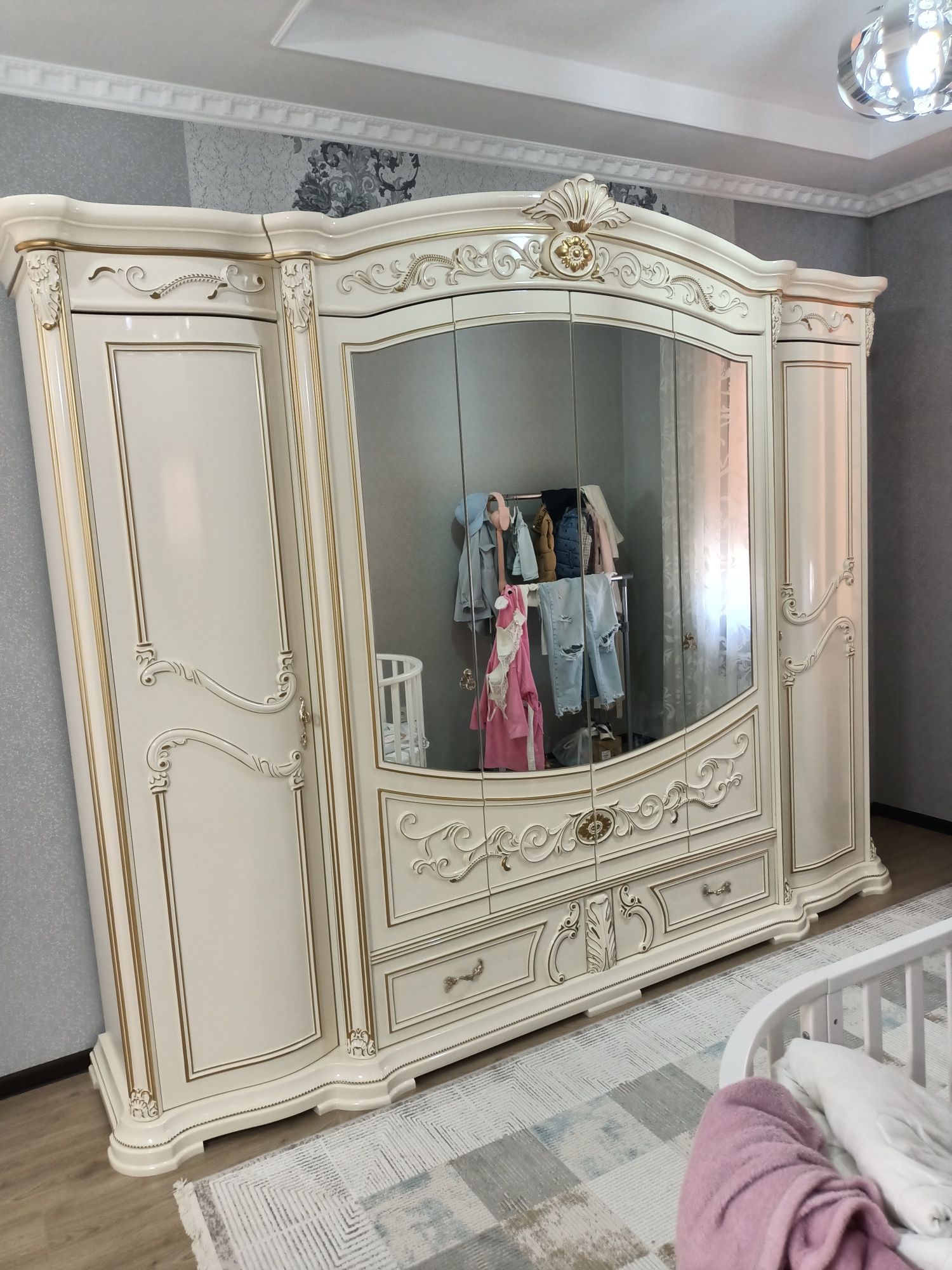 Спальный гарнитур