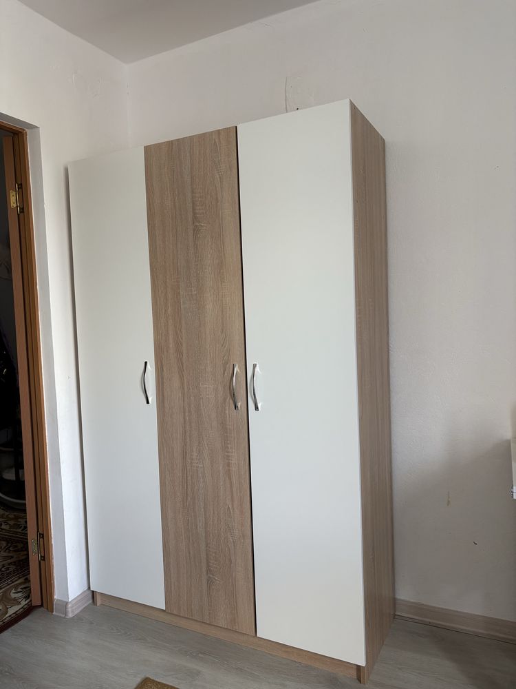 Распашной шкаф новый