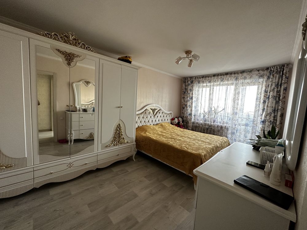 Продам 5 комнатную квартиру