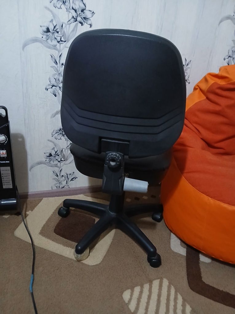 Продам кресло для компьютера