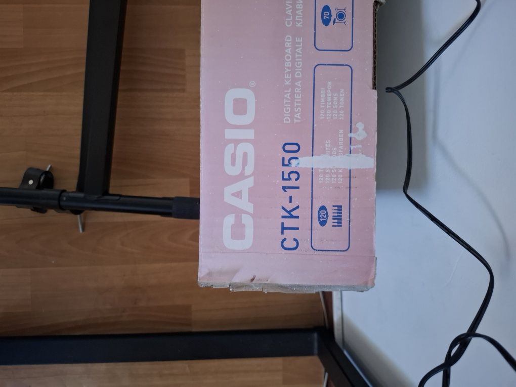 Продам цифровой синтезатор