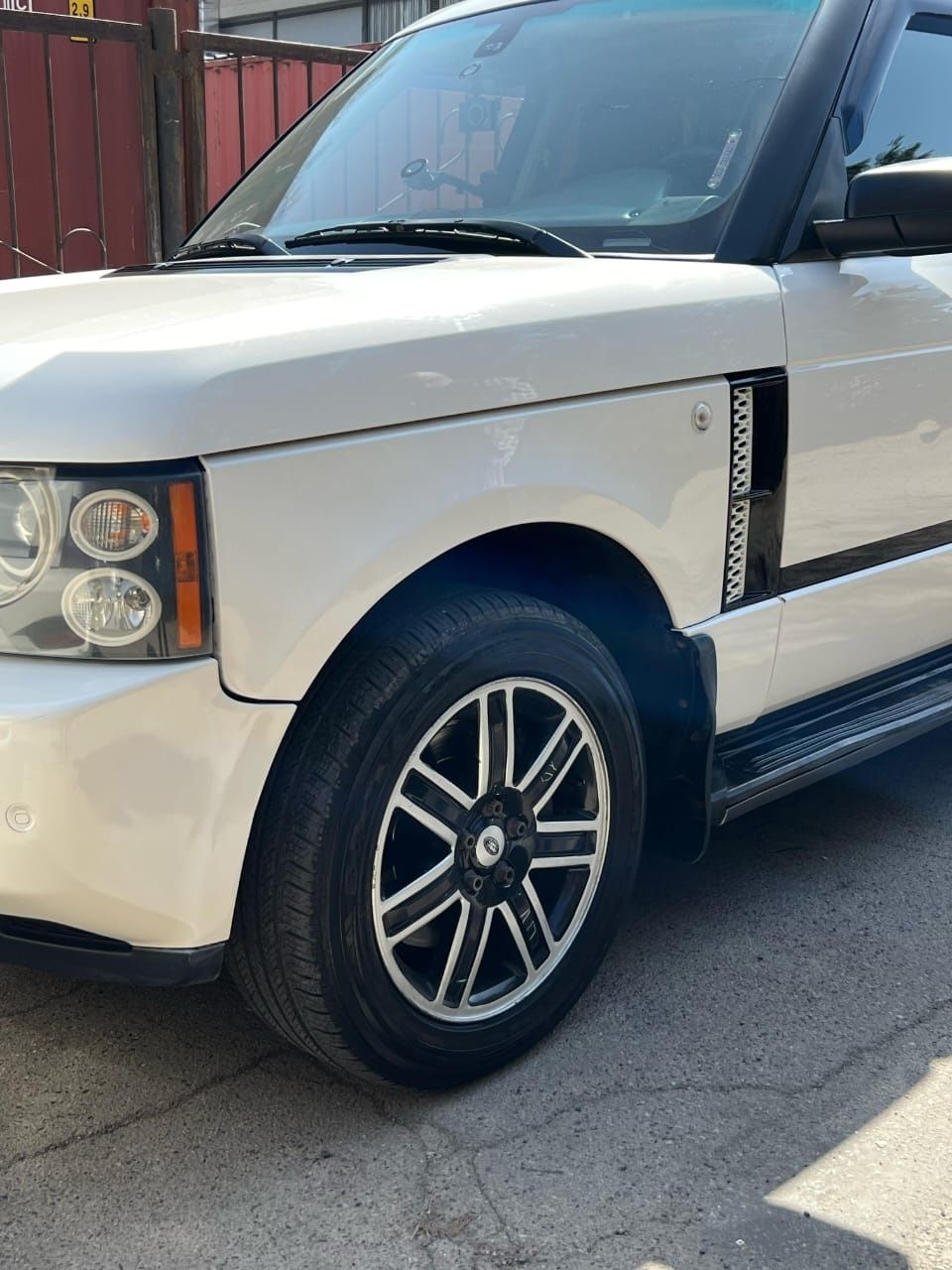 Продаю Land Rover Range Rover 2008 года