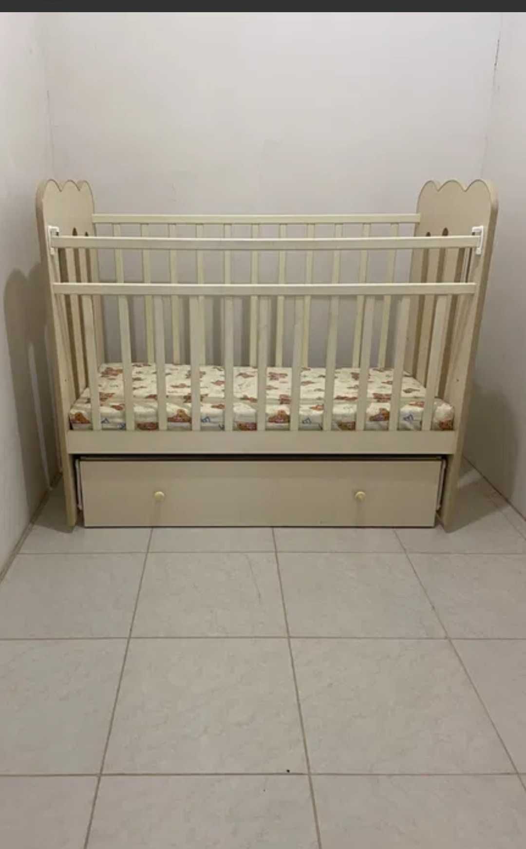 Продам манеж 42000