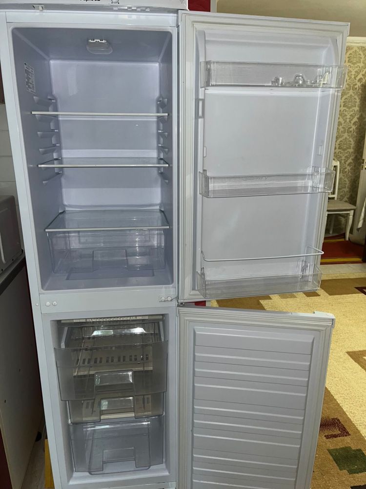 Продам холодильник