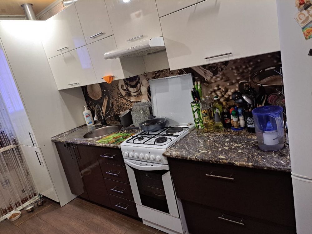 Продам 3-х комнатную квартиру в п. Майское!