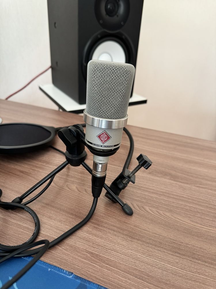 Neumann TLM 102, студийный микрофон