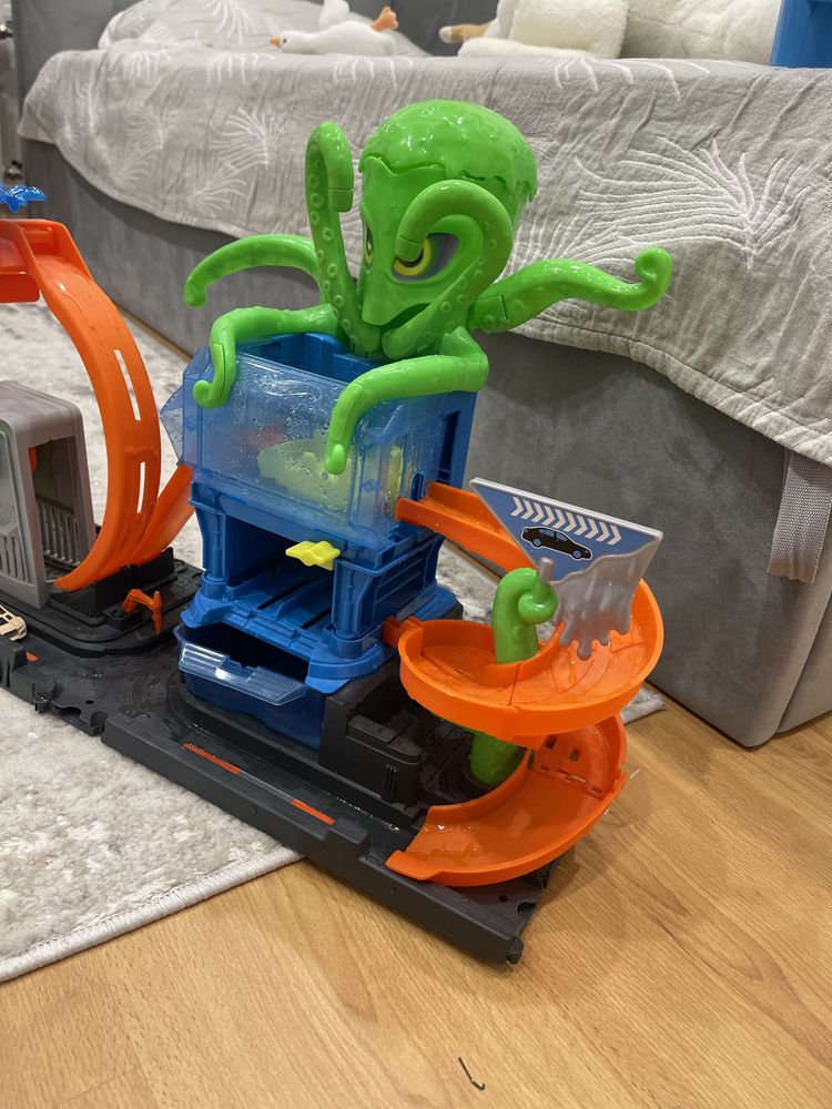 Игровой набор Hot Wheels автомойка