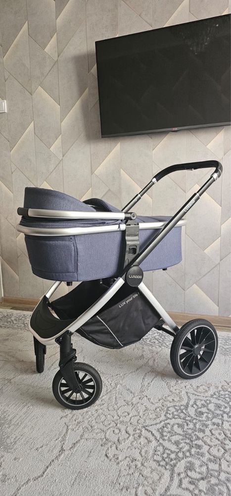 детскую модульную коляску 2в1 Luxmom 750