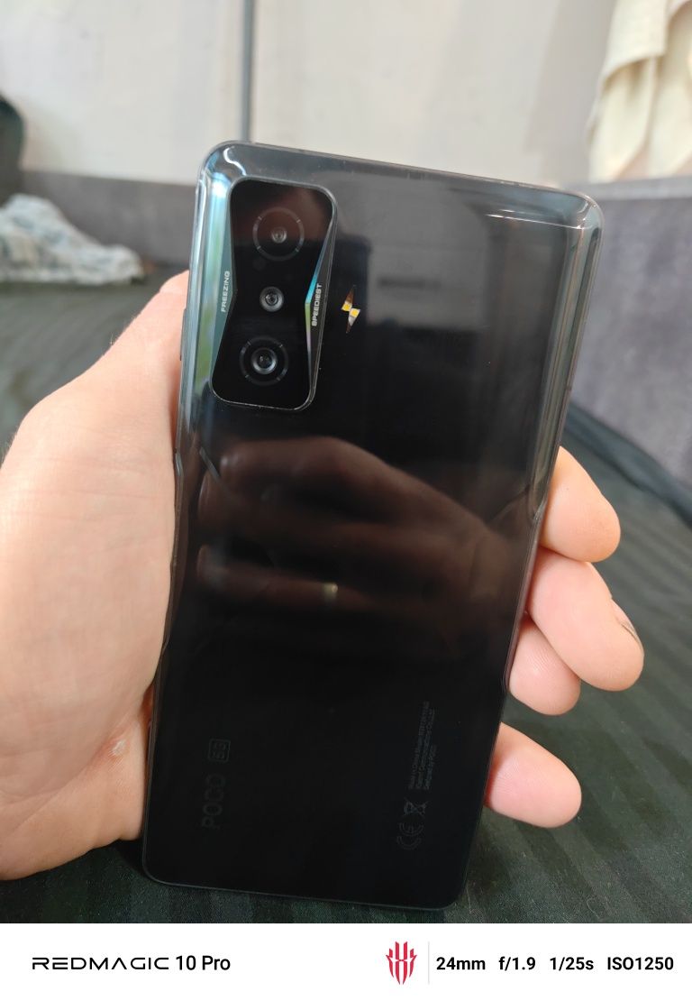 Poco F4 GT  игровой телефон