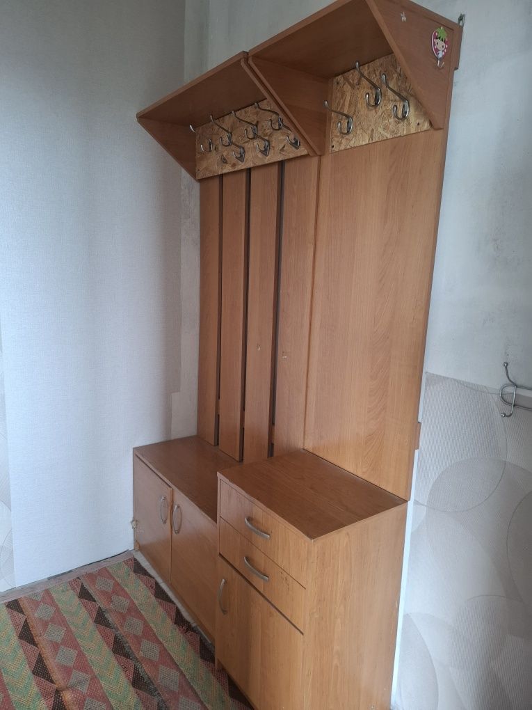 Продам прихожую!