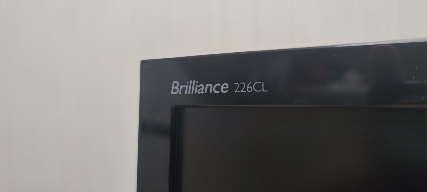 Монитор Philips 21,5"