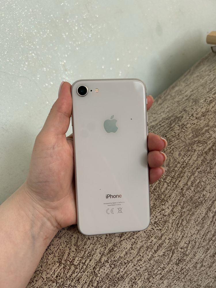 Продам айфон 8 ,срочно