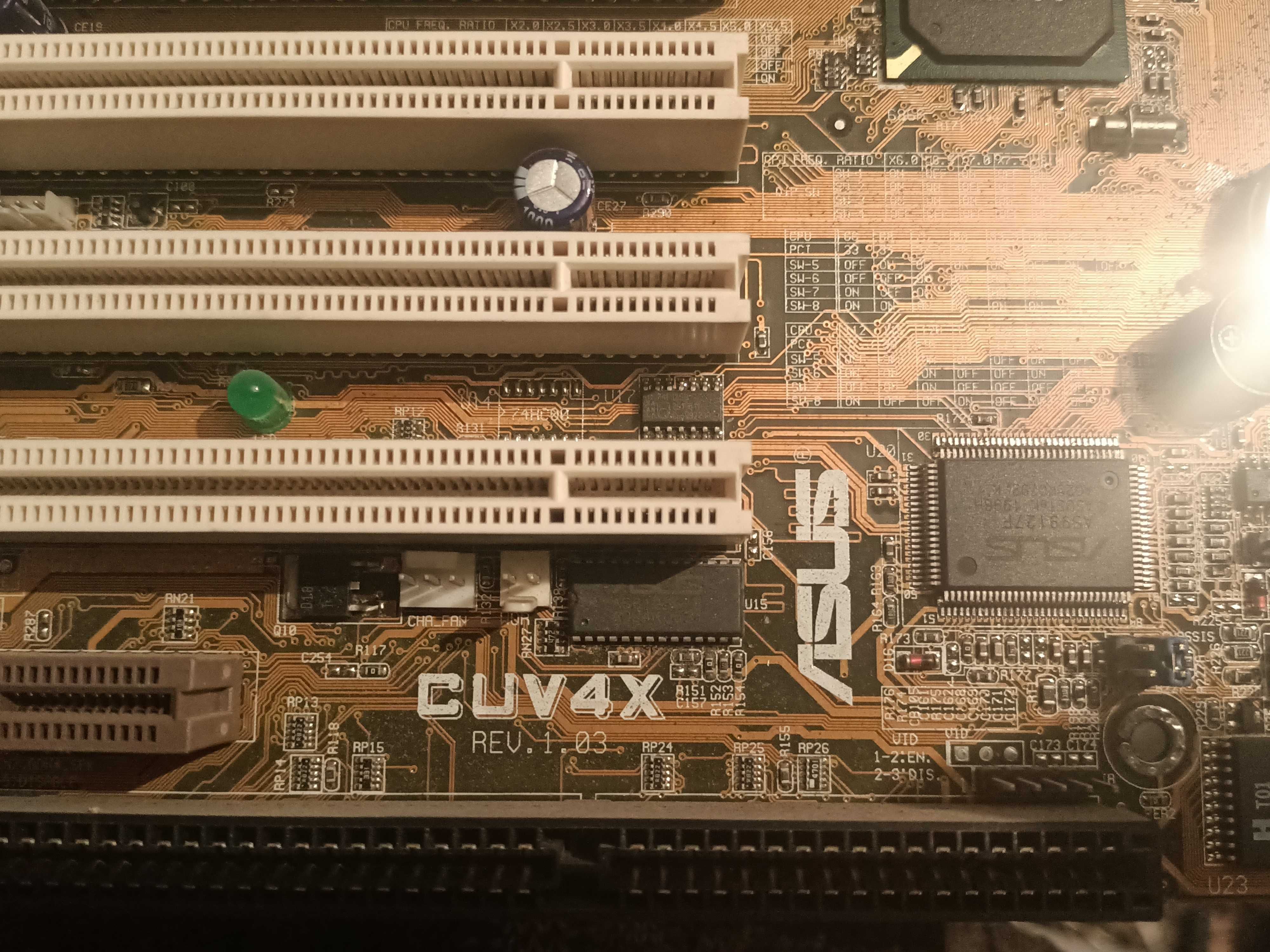 Редкая материнская плата "Asus CUV4X rev 1.03", Socket PGA370.