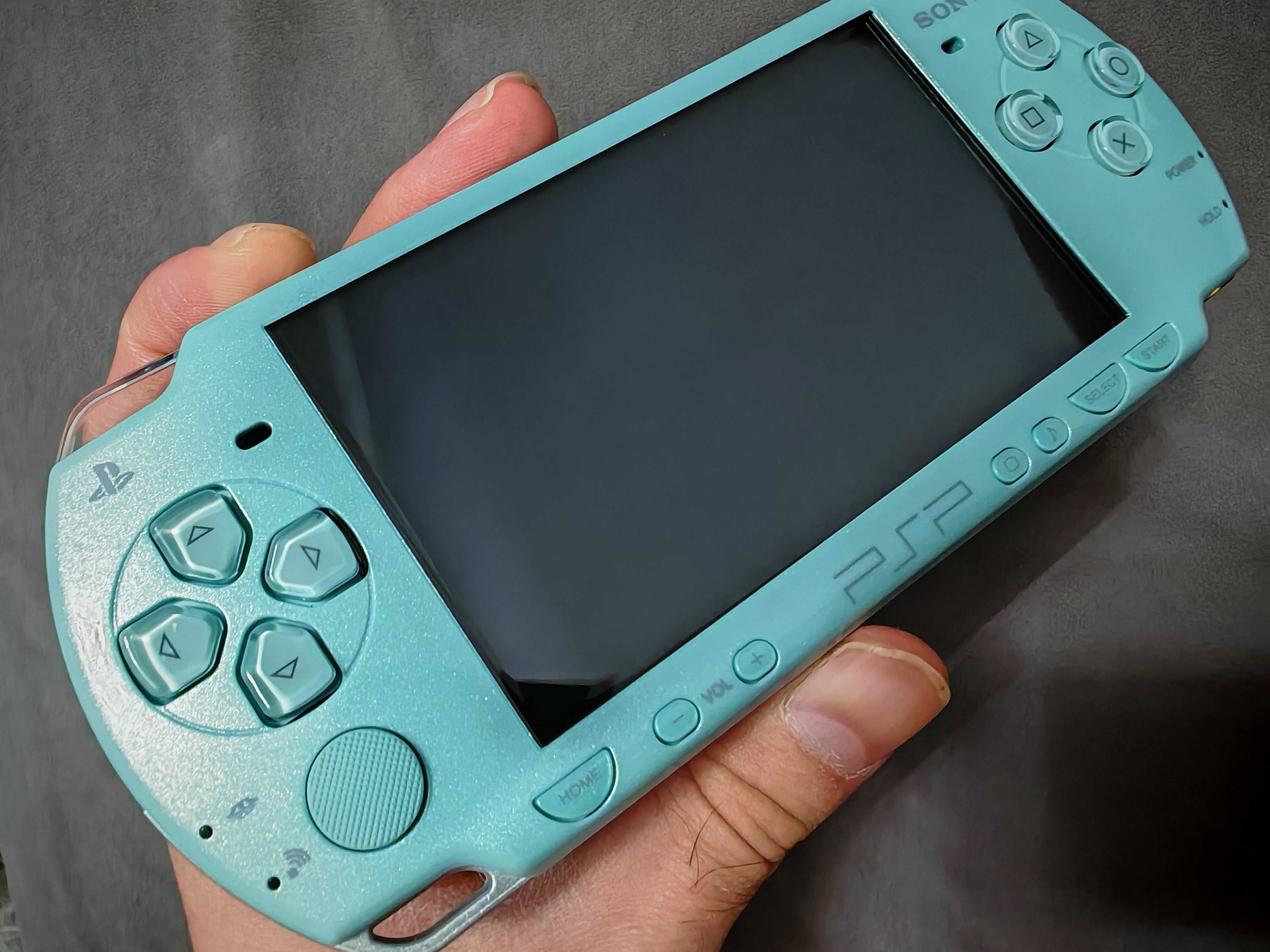 Продам новую PSP-2000 Mint Green