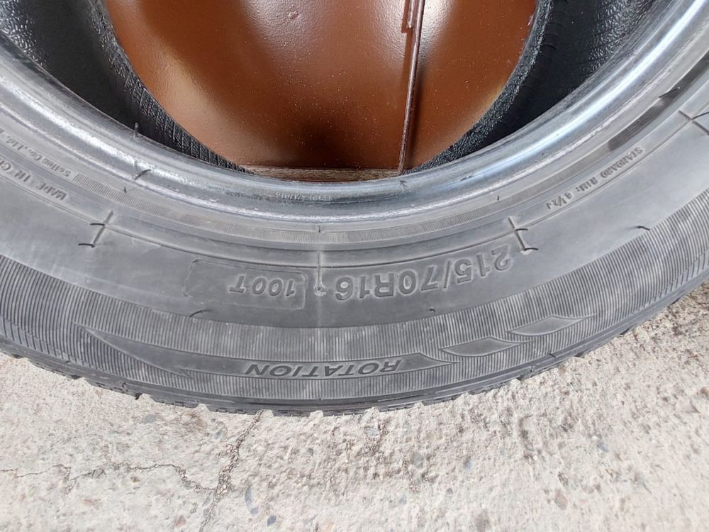 Зимные резины 215/70/16