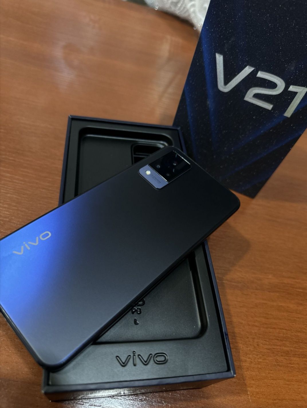 Vivo V21 8+4_128