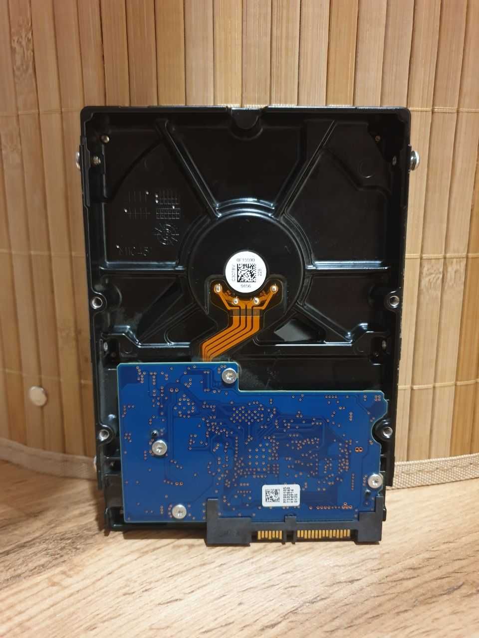 Внешний жесткий диск 1TB