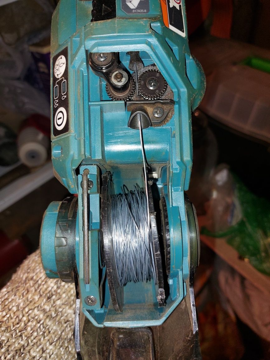 Аккумуляторный инструмент для вязки арматуры Makita DTR180Z в Астане