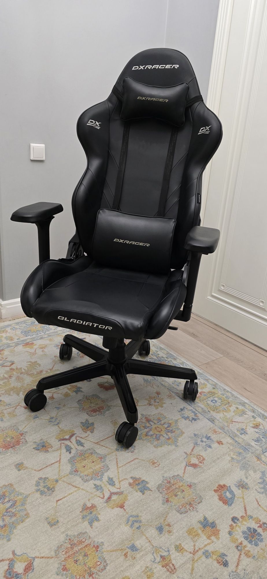 Компьютерное кресло DXRacer Gladiator