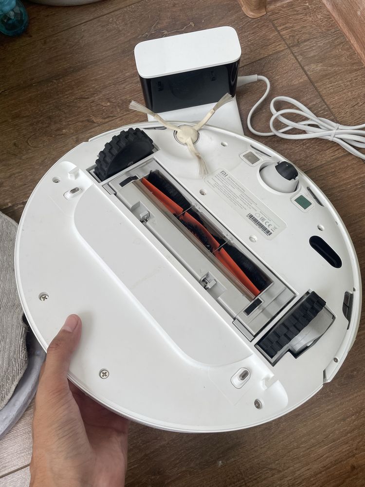 Продам робот пылесос Mi Robot Vacuum-Mop