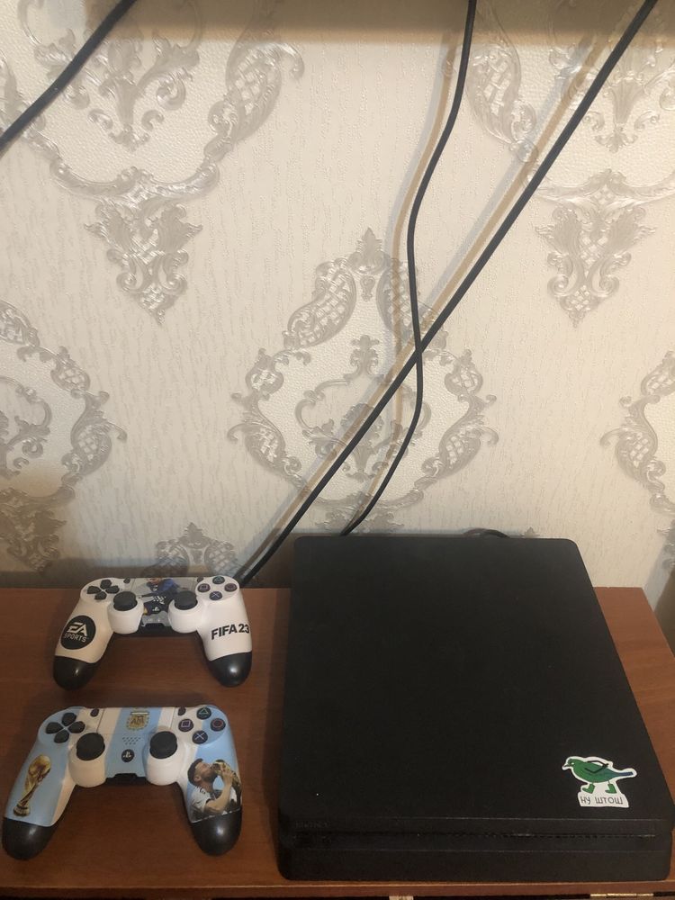 Продаю PS4 , 1tb