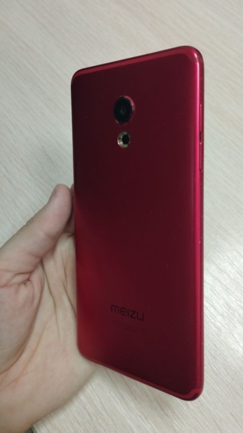 Продаю Meizu 15 Lite