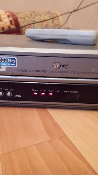 Видеомагнитофон LG