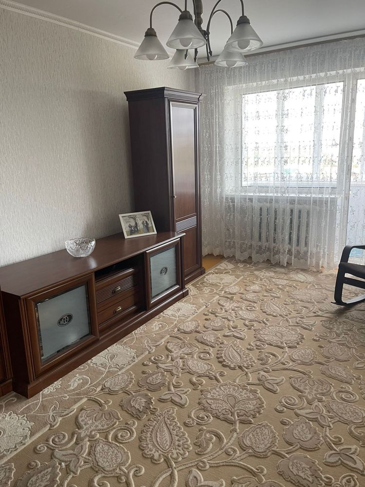Продам 4 комнатную квартиру