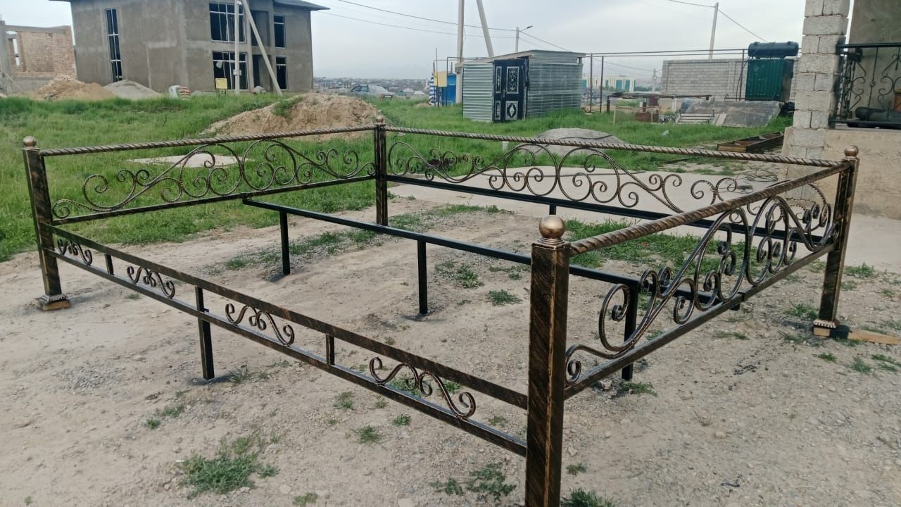 Тапчан с ковками