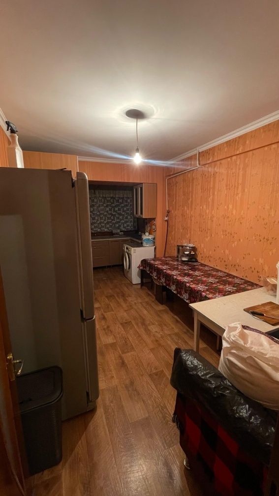 Продается просторная 4-комнатная квартира в кирпичном доме 


Продает