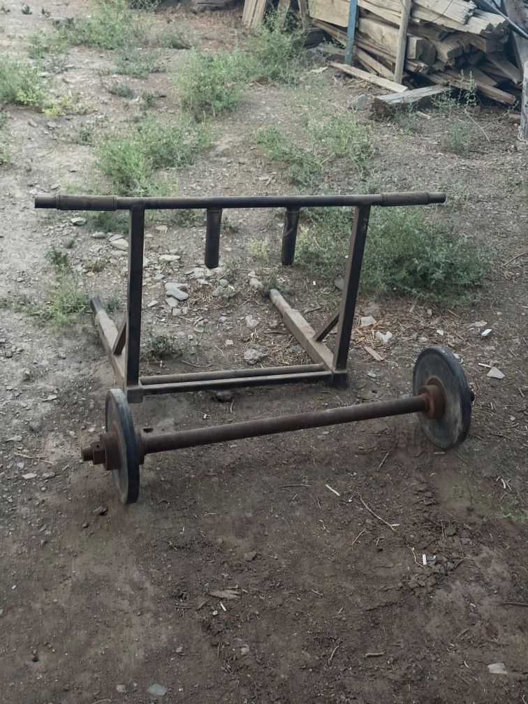 Штангы, турник, брусия
