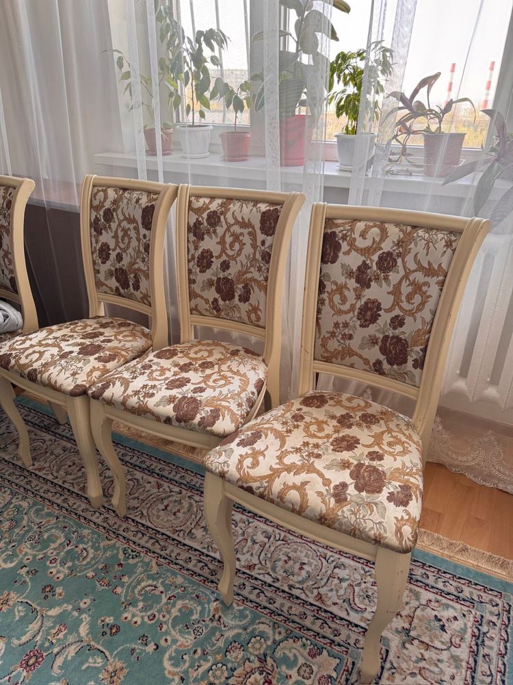 Продам стулья 8 штук