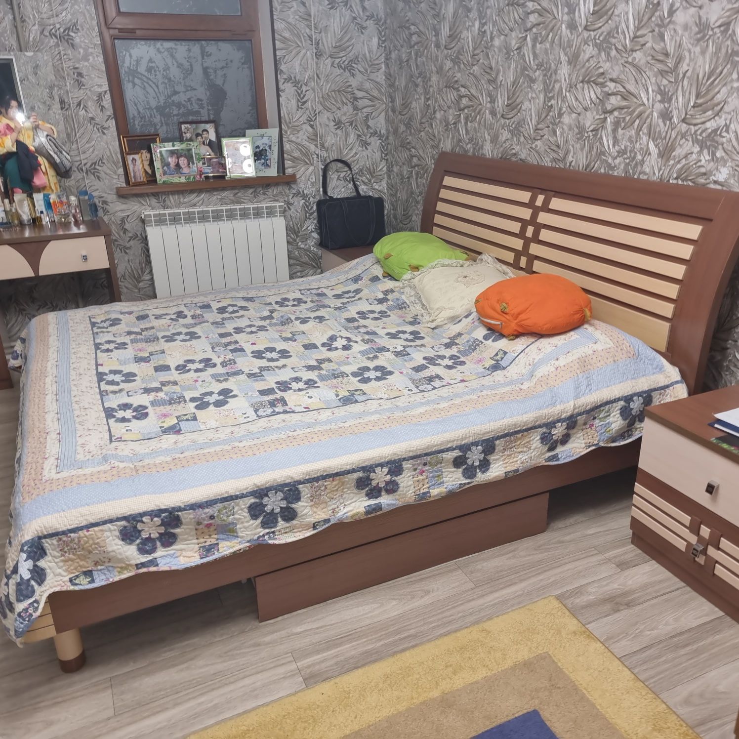 Спальный гарнитур  б/у