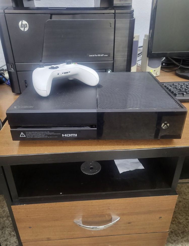 Xbox one в отличном состояний