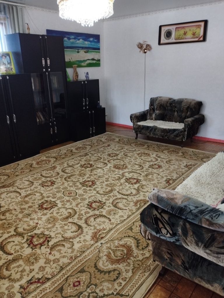 Продам двух этажный дом