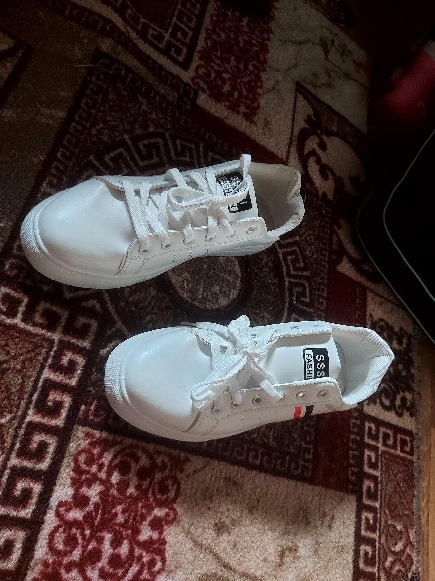 Кросовки новые fashion