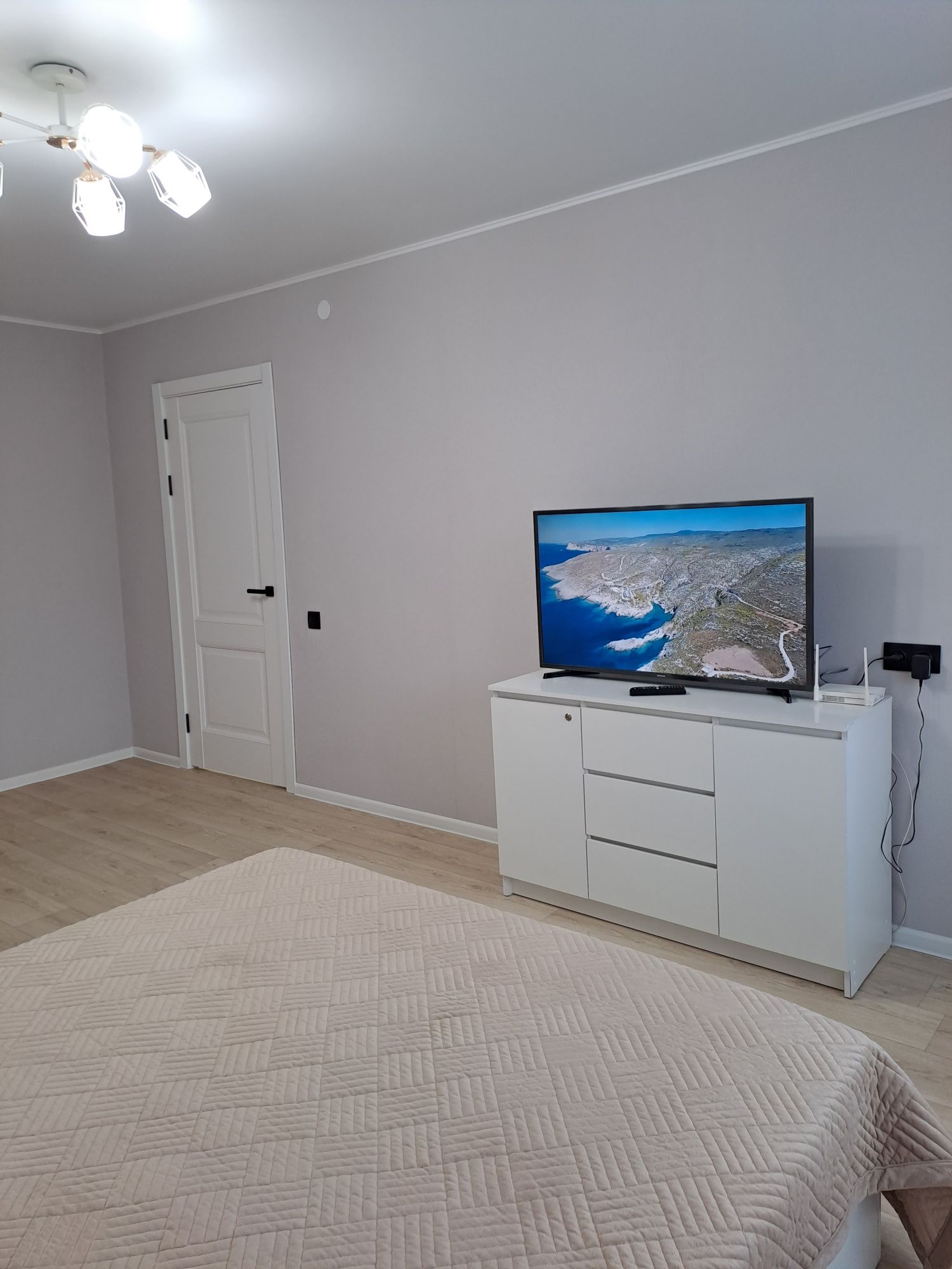 Сдам квартиру посуточно на 4 микр. Wi-fi, Smart tv.