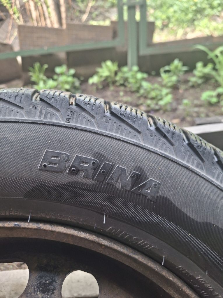 Продам б/у резину с дисками зимнию на 14