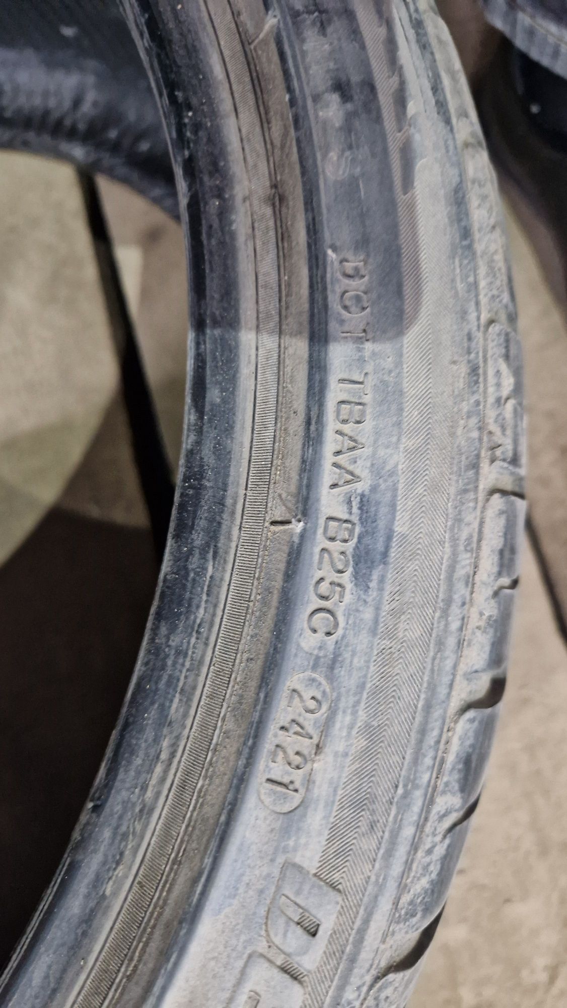 Продам одно колесо, размер 255.35r20