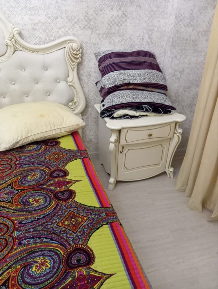 Двухспальная кровать, срочно продам. Состояние отличное, матрас ортопе