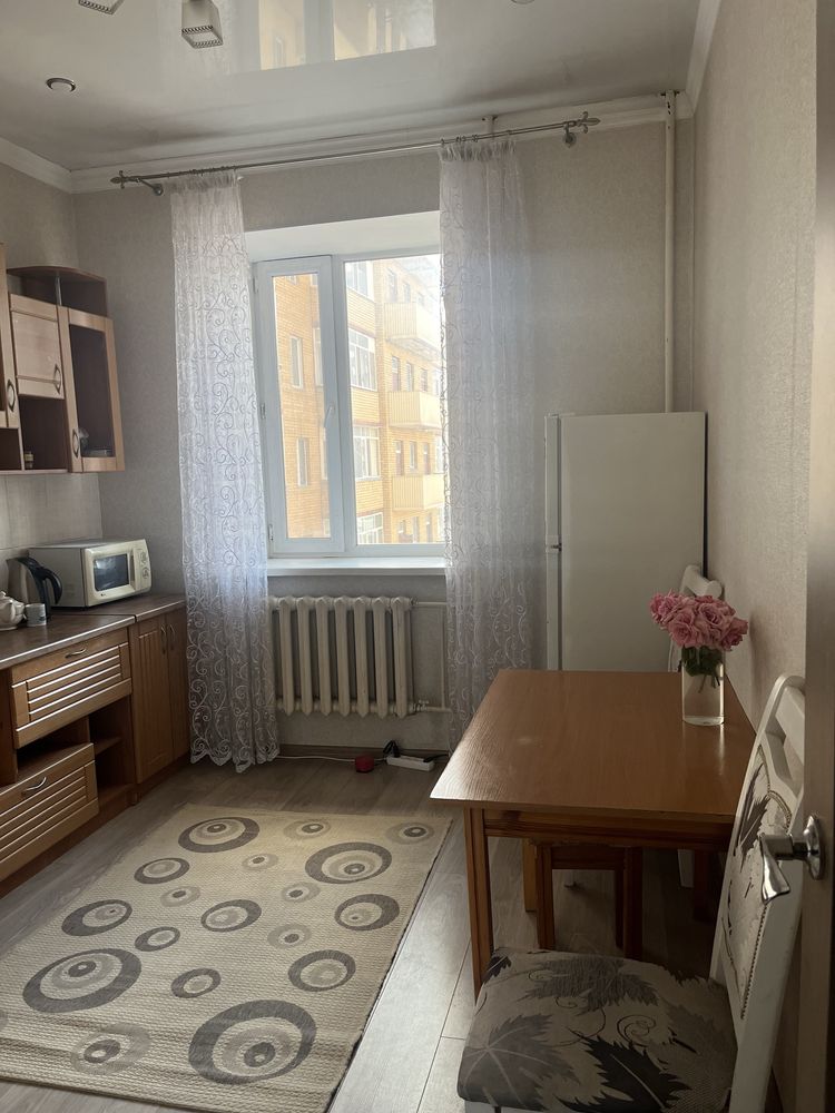 Продам большую кухонную