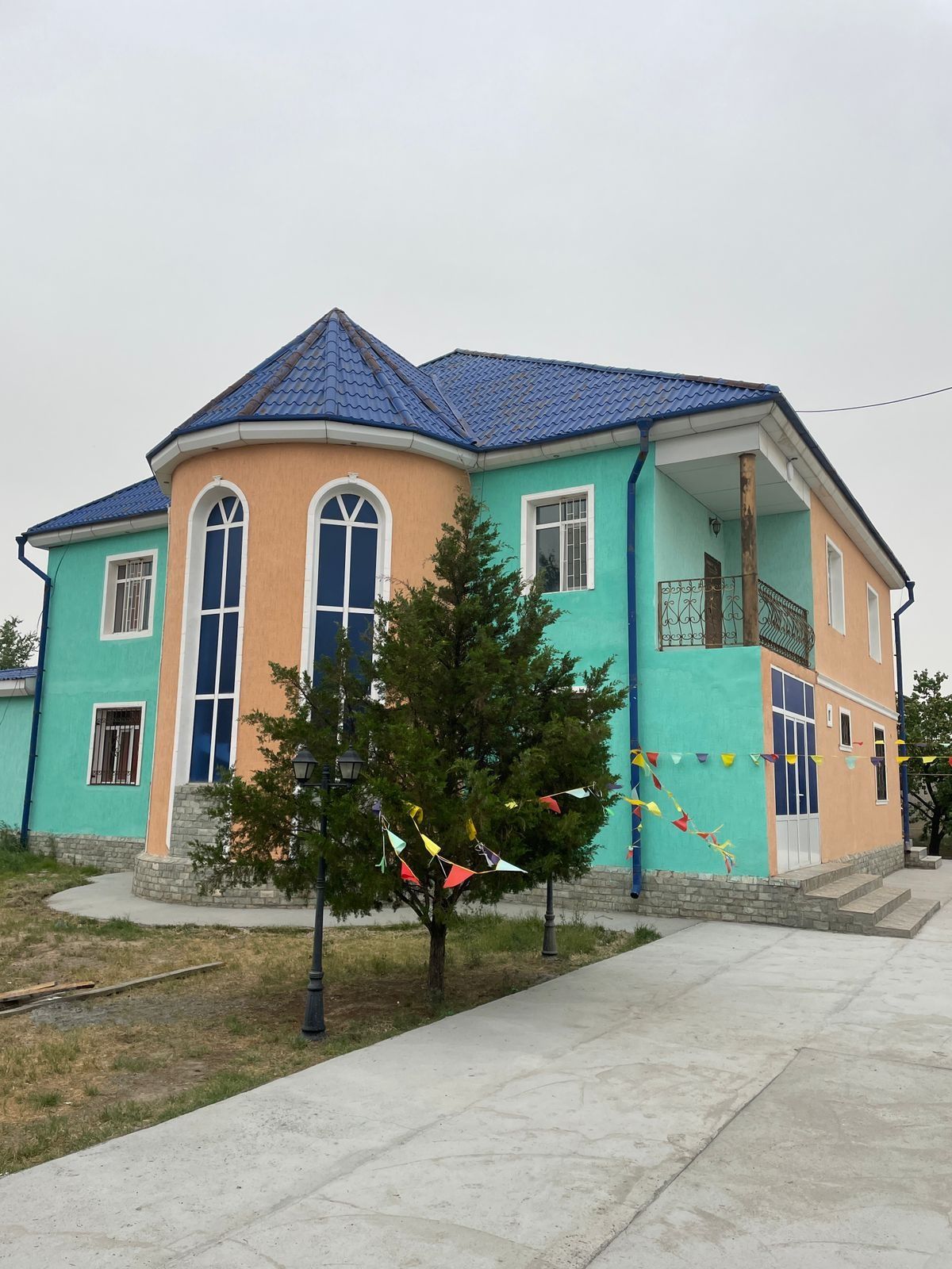 Большой дом для бизнеса