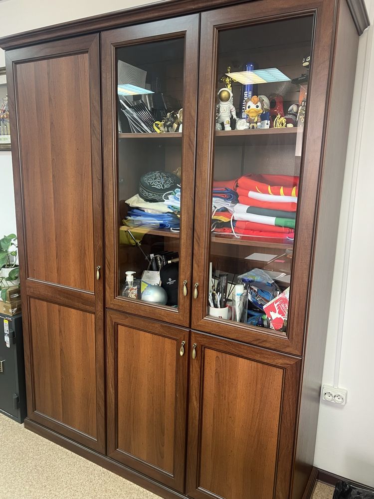 Продам офисную мебель