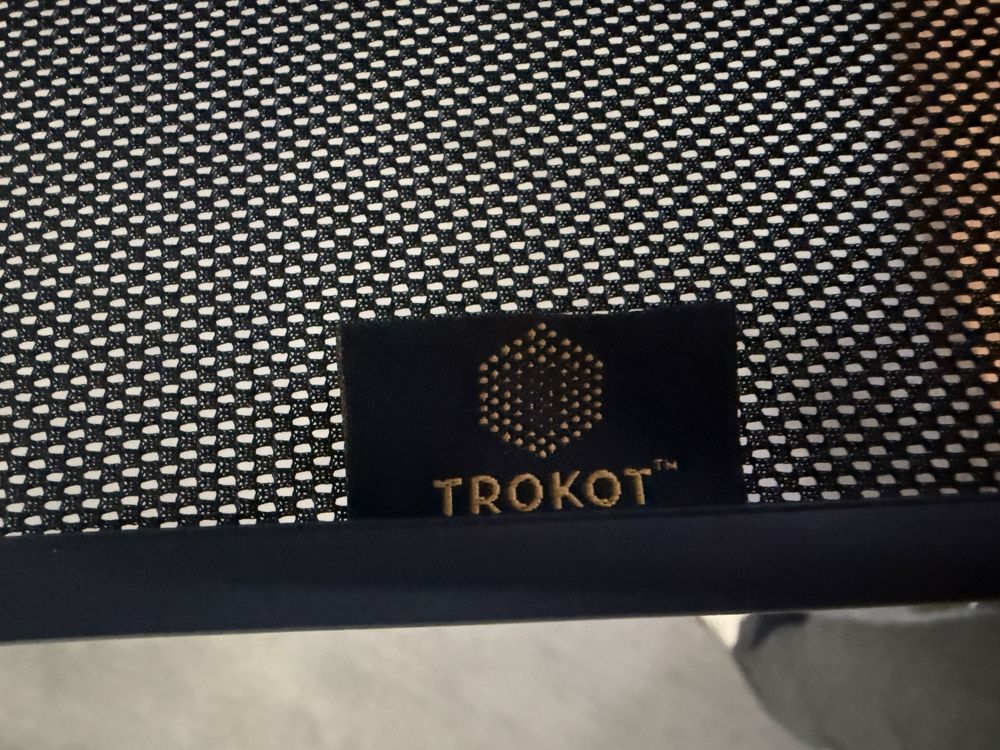 Продам новые шторки на камри 70-75